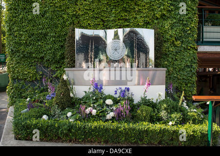 06.07.2013 die Wimbledon Tennis Championships 2013 statt in The All England Lawn Tennis and Croquet Club, London, England, UK.    Allgemeine Ansicht (GV).  Wasserspiel von Gate 13. Stockfoto