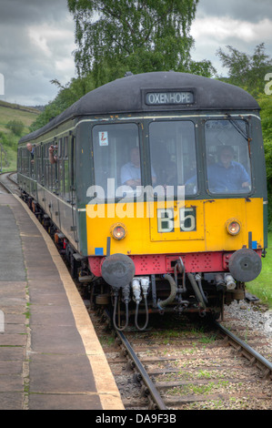 Klasse 108 auf der Keighley & Worth Valley Heritage Railway an Oakworth Station Stockfoto