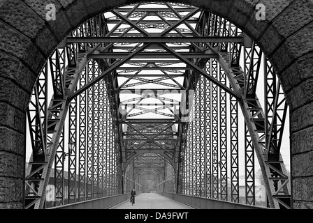 Alte Harburger Elbbrücke (alte Harburger Elbbrücke) aus dem Jahre 1899 in Hamburg. Stockfoto