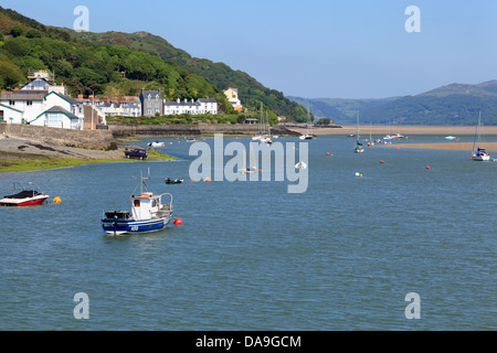 Auf der Suche im Landesinneren von Aberdyfi Dyfi-Mündung Stockfoto