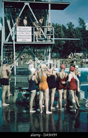 Prewar, Deutschland, Zweiter Weltkrieg, Weltkrieg, Krieg, Drittes Reich, NS, Nationalsozialismus, Freizeit, Erholung, sport, Menschen, zum springen Stockfoto