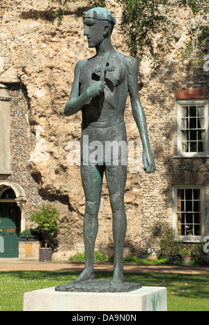 Bury St. Edmunds, moderne Statue St. Edmund von Elisabeth Frink, Suffolk, England, UK, Heiligen, Heiligen Stockfoto