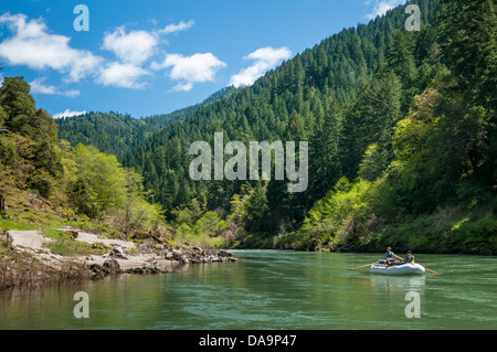 Rafting auf den Wild und malerischen Rogue River im Süden Oregons. Stockfoto