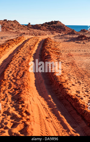 Offroad Dirt Zufahrtsstraße zu den Klippen am westlichen Strand von Cape Leveque, Dampier Peninsula, Kimberley, Westerm Australien Stockfoto