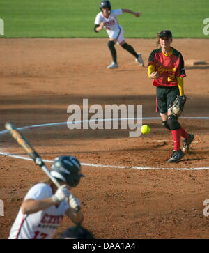 Prag, Tschechische Republik. 8. Juli 2013. Softball-EM, Frauen, Tschechien Vs Belgien, Gianna Russ von Belgien, Prag, Tschechien auf Montag, 8. Juli 2013. (Foto/Michal Kamaryt CTK) Stockfoto