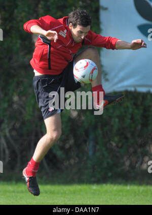 Kölner Newcomer Praktiken Christian Eichner (C) an einem Trainingslager des FC Köln in Belek, Türkei, 4. Januar 2011. Foto: Soeren Stache Stockfoto