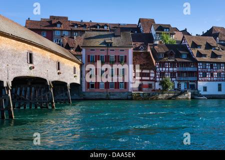 Diessenhofen, Schweiz, Europa, Kanton Thurgau, Fluss, Fluss, Rhein, Stadt, Altstadt, Häuser, Wohnungen, Brücke, Holzbrücke Stockfoto