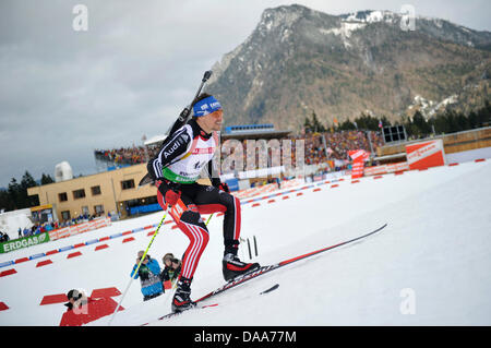 Die Langlaufloipe ist während der Männer 20 km Biathlon Weltcup in der Chiemgau Arena in Ruhpolding, Deutschland, 12. Januar 2011 deutscher Biathlet Michael Greis abgebildet. Biathlon-Weltcup findet zwischen dem 12. und 17. Januar 2011 in Ruhpolding. Foto: Marc Müller Stockfoto