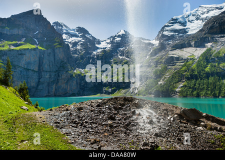 Lake Oeschinensees, See, Europa, Schweiz, Kanton Bern, Berner Oberland, Kandertal, Kandertal, Berge, Bergsee, w Stockfoto