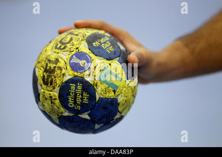 Offizieller Spielball der Handball-Weltmeisterschaft der World Men's in Kristianstadt Schweden, 14. Januar 2011. Handball-Weltmeisterschaft der Herren statt in Schweden vom 13. bis 30. Januar. Foto: Jens Wolf Stockfoto