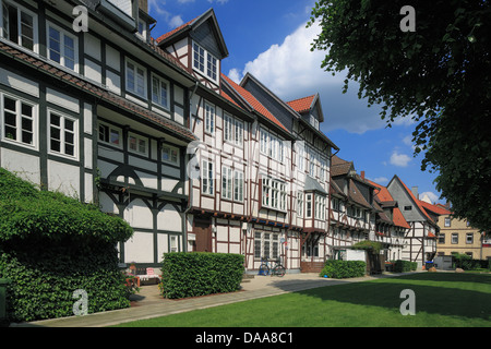 Fachwerkhaeuserzeile bin Kirchplatz in Lemgo, Weserbergland, Nordrhein-Westfalen Stockfoto