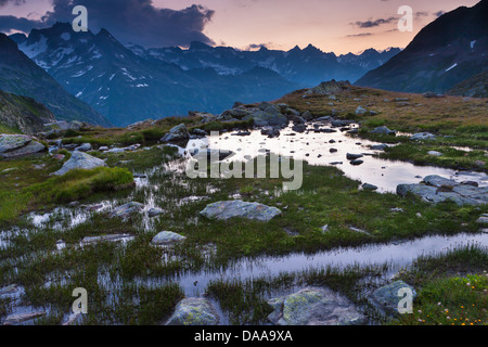 Sustenpass, Schweiz, Europa, Kanton Bern, Berner Oberland, Pass, der Passhöhe, Meiental, Uri, morgen Stimmung, Moor, Fels Stockfoto