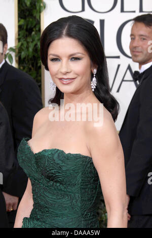 Britische Schauspielerin Catherine Zeta-Jones kommt bei der 68. Golden Globe Awards, präsentiert von der Hollywood Foreign Press Association im Hotel Beverly Hilton in Beverly Hills, Los Angeles, USA, 16. Januar 2011. Foto: Louis Garcia Stockfoto