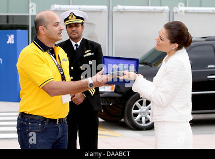 Schwedische Kronprinzessin Victoria besucht IKEA Einrichtungshaus auf Yas Island, Vereinigte Arabische Emirate, 18. Januar 2011. Die Kronprinzessin besucht Vereinigte Arabische Emirate in Verbindung mit dem World Future Energy Summit in Abu Dhabi stattfindet. Foto: Albert Nieboer (Niederlande) Stockfoto