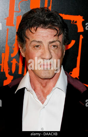 Schauspieler Sylvester Stallone kommt bei der Premiere von "The Mechanic" Arclight Kinos in Los Angeles, USA, am 25. Januar 2011. Foto: Hubert Boesl Stockfoto