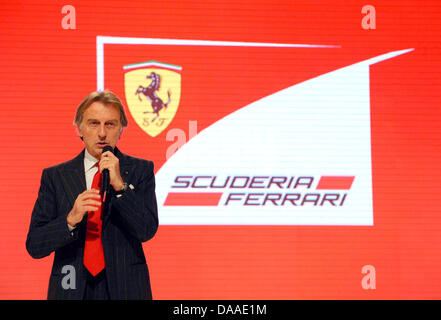 Ein Ferrari Handout von Ferrari-Präsident Luca di Montezemolo bei der Präsentation der neuen F150 Scuderia Ferrari in Maranello, Italien, 28. Januar 2011. Die F150 werden Scuderia Ferrari Waffe der Wahl für die Formel1 Saison 2011 am 13. März mit dem Bahrain Grand Prix starten. Foto: Ercole Colombo - Ferrari-Pressestelle (HANDOUT / EDITORIAL verwenden nur) Stockfoto