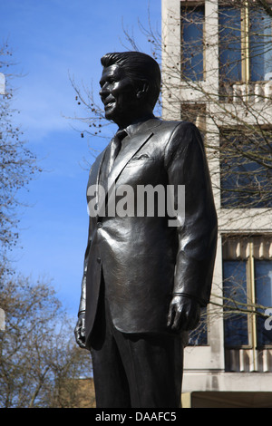 London, England, Großbritannien, UK, Vereinigtes Königreich, Botschaft, Gebäude, Bau, USA, American, Grosvenor Square, Reagan, Ron Stockfoto