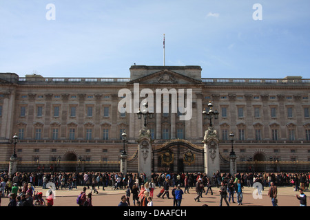 London, England, Großbritannien, UK, Vereinigtes Königreich, Palast, Buckingham, Menschen, Touristen Stockfoto