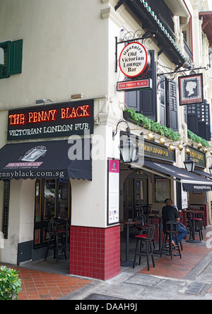 Die Penny Black, englischer Pub am Boat Quay, Singapur, Heimat der lokalen Newcastle United Supporters Club. Stockfoto