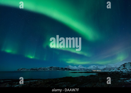 Aurora Borealis, Europa, Meer, Nacht, Nordlicht, Norwegen, Polarlicht, Skandinavien, Sommaröy, Strand, Meer, Tromsö, Ufer Stockfoto