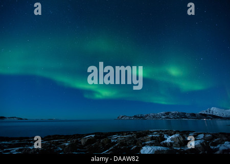 Aurora Borealis, Europa, Meer, Nacht, Nordlicht, Norwegen, Polarlicht, Skandinavien, Sommaröy, Strand, Meer, Tromsö, Ufer Stockfoto