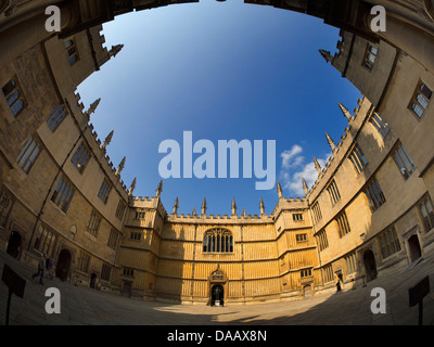 Das Viereck, Divinity School der Bodleian Library, Oxford - Fischaugen Ansicht 2 Stockfoto