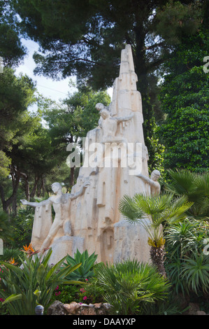 Denkmal, Denkmal am Eingang zur Höhle von Nerja, Malaga, La Axarquia, Costa Del Sol, Spanien Stockfoto