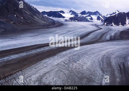Luftaufnahme, Wrangell, Berge, Wrangell, St. Elias Nationalpark, Alaska, USA, Eis, Gletscher, bewölkt, fließen, fließend, Stockfoto