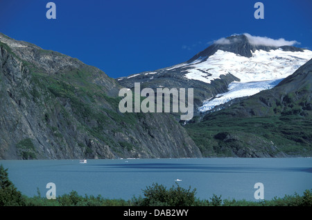 Portage Lake, Portage Glacier Road, Alaska, USA, Gletscher, sonnig, kalt, Berge, Wasser, Erholung, Wildnis, Boote, See Stockfoto