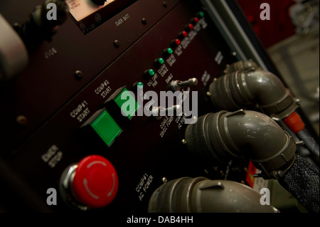 MESA, Arizona – hier ist ein Blick auf ein Control Panel, Bestandteil der Luft Feuer kämpfen Baukastensystem in der Ladebucht einer Zertifizierungsstelle Stockfoto