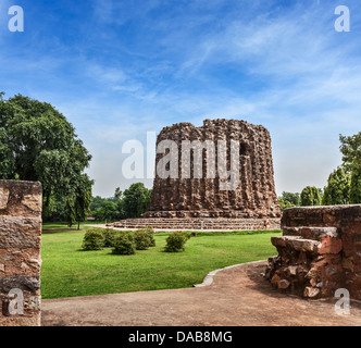 Minar Alai Ruinen, UNESCO-Weltkulturerbe. Qutub Komplex, Delhi, Indien Stockfoto