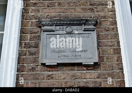 Metall Gedenktafel markiert das ehemalige Wohnhaus des Komponisten Michael William Balfe in Seymour Street, Marylebone, London, UK Stockfoto