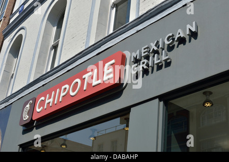 Chipotle Mexican Grill Restaurant in Charing Cross Road, London, UK Stockfoto