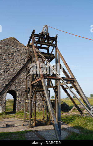 Elster-Bleimine in der Nähe von Sheldon im Derbyshire Peak District National Park, England Großbritannien im ländlichen Raum verlassene Bleibergwerke Stockfoto