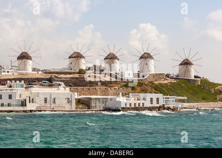 Die fünf berühmten Windmühlen, Chora, Mykonos Stadt, Mykonos, Griechenland Stockfoto