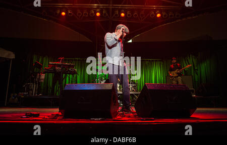 Alex Clare führt live Stockfoto