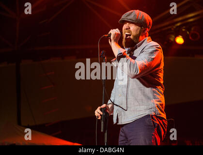 Alex Clare führt live Stockfoto