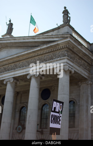 Demonstranten aus pro Abtreibung Bewegung (Pro Choice) gesehen auf O'Connell Street, Dublin, Irland. Stockfoto