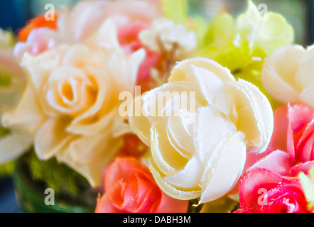 Die künstliche rose Blume aus Leinen gefertigt. Stockfoto