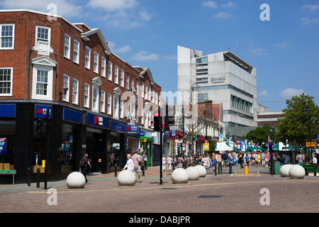 Bromley High Street und Churchill Theater Stockfoto