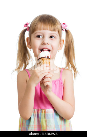 kleine Mädchen essen Eis im Studio isoliert Stockfoto