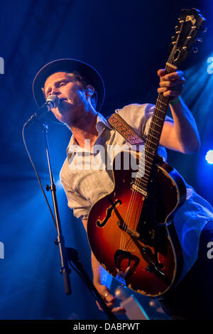 Segrate Mailand Italien. 9. Juli 2013. DIE LUMINEERS amerikanische Folk-Rock-Band im Circolo Magnolia während un Altro Festival 2013" Credit tritt: Rodolfo weitertransferiert/Alamy Live News Stockfoto