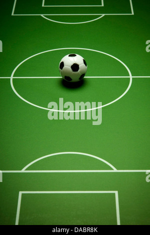 Fußball-Spielzeug und Tonhöhe Stockfoto