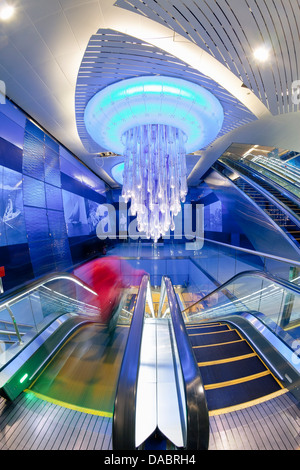 Dubai Metro Station, eröffnet im Jahr 2010, Dubai, Vereinigte Arabische Emirate, Naher Osten Stockfoto