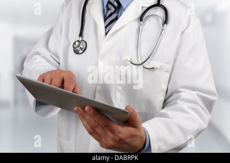 Arzt mit digitalen Tablet Stockfoto