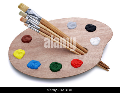 Palette des Künstlers mit Bürsten Stockfoto