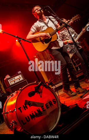 Segrate Mailand Italien. 9. Juli 2013. DIE LUMINEERS amerikanische Folk-Rock-Band im Circolo Magnolia während un Altro Festival 2013" Credit tritt: Rodolfo weitertransferiert/Alamy Live News Stockfoto