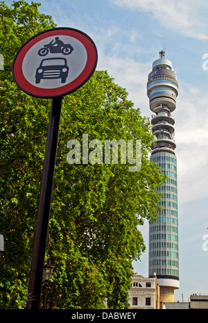 Blick auf die BT Tower, Fitzrovia, London, England, Vereinigtes Königreich Stockfoto