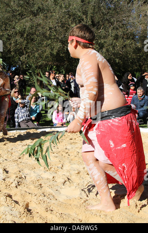 Aborigines traditionellen Tanz-Performance bei NAIDOC in der Stadt im Hyde Park. © Richard Milnes Kredit / Alamy Live News. Stockfoto