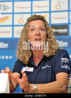 London, UK. 8. Juli 2013. Sally Gunnell (Olympiasieger). London Tiathlon Zuschauer starten. Serpentin Lido. Hyde Park. London. VEREINIGTES KÖNIGREICH. 07.08.2013. Bildnachweis: Sport In Bilder/Alamy Live-Nachrichten Stockfoto